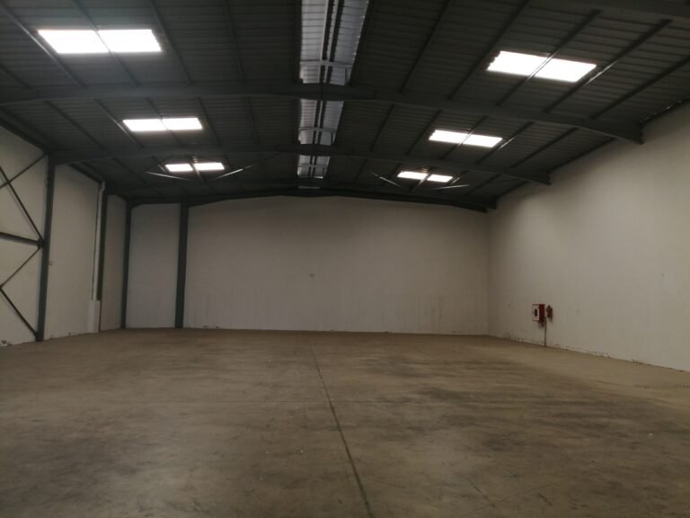 Local de stockage à louer – 987 m² – Bouskoura